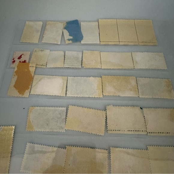 Vintage Christmas Stamps, most cancelled - 1970's - Picture 9 of 10